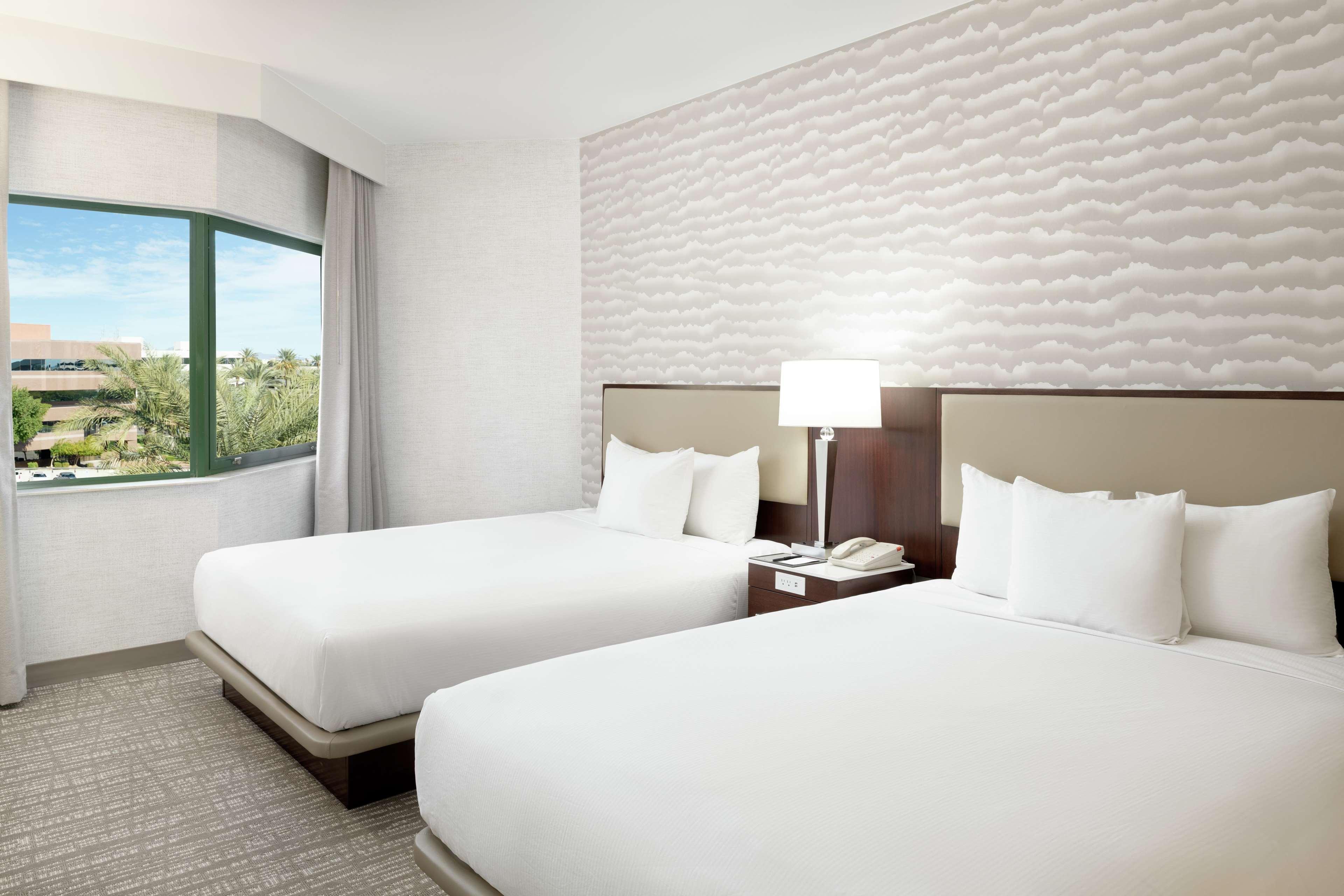 Doubletree Suites By Hilton Phoenix Dış mekan fotoğraf