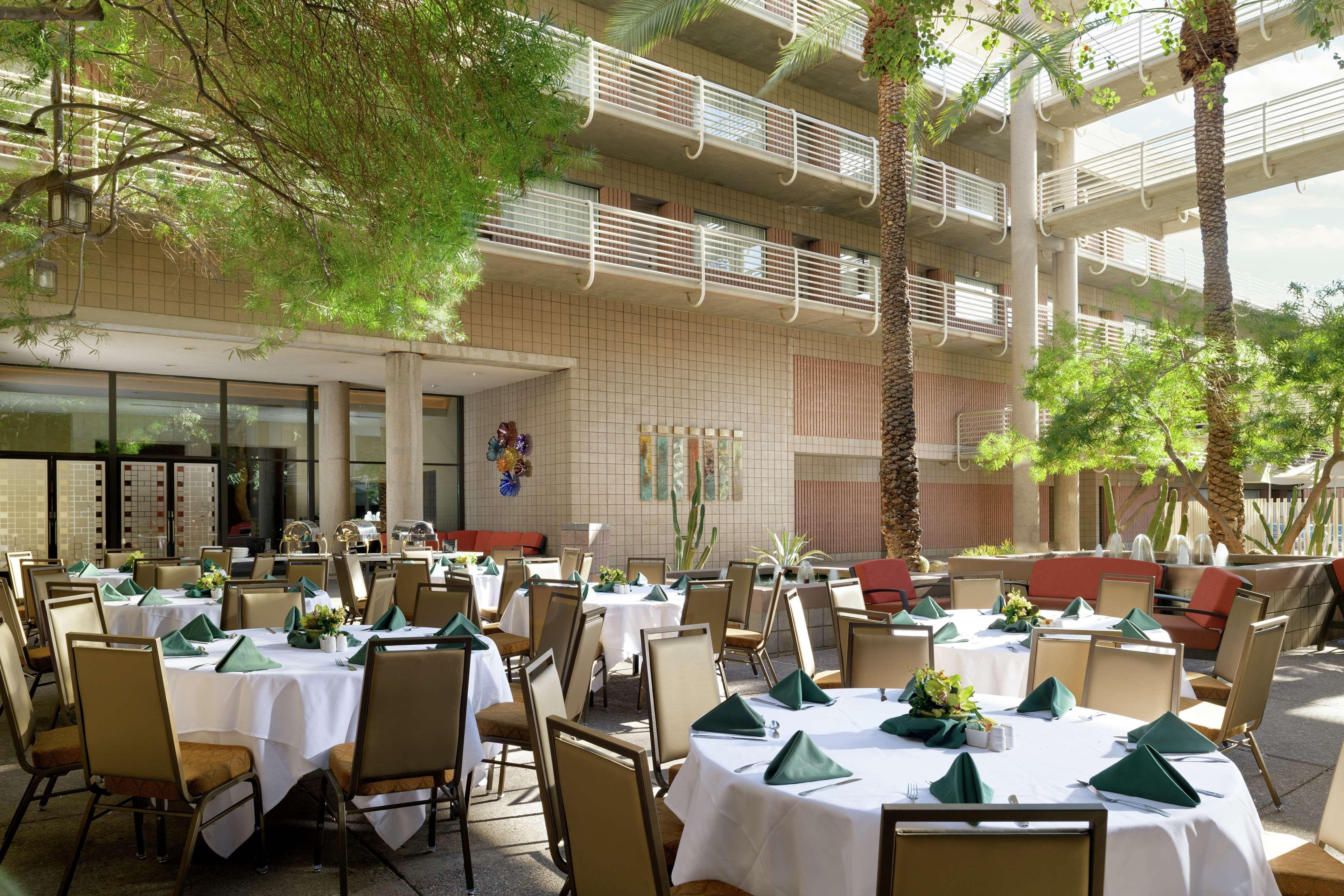 Doubletree Suites By Hilton Phoenix Dış mekan fotoğraf