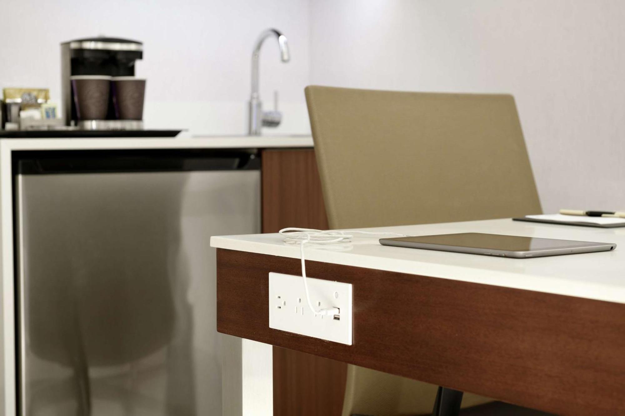 Doubletree Suites By Hilton Phoenix Dış mekan fotoğraf
