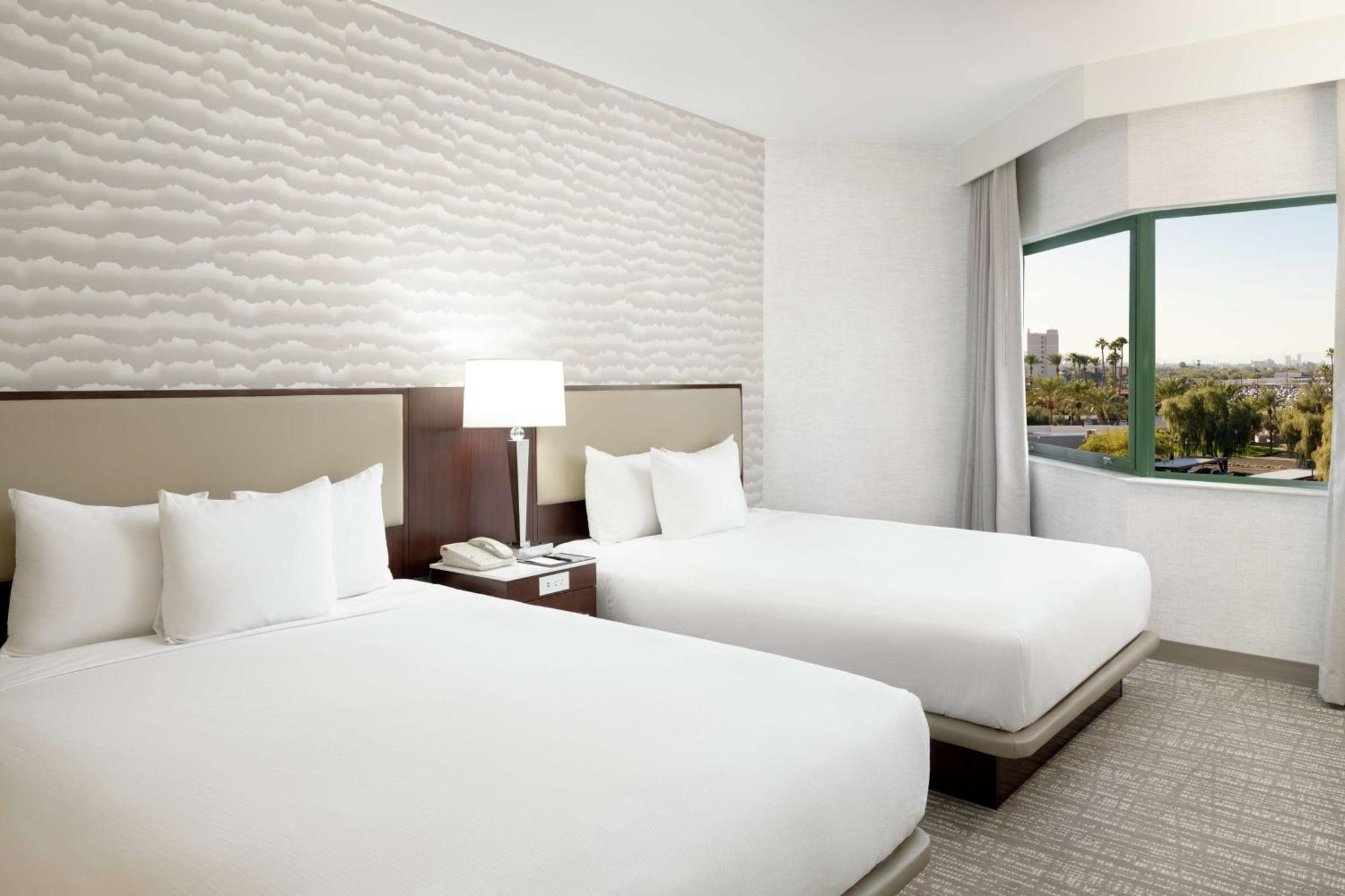 Doubletree Suites By Hilton Phoenix Dış mekan fotoğraf