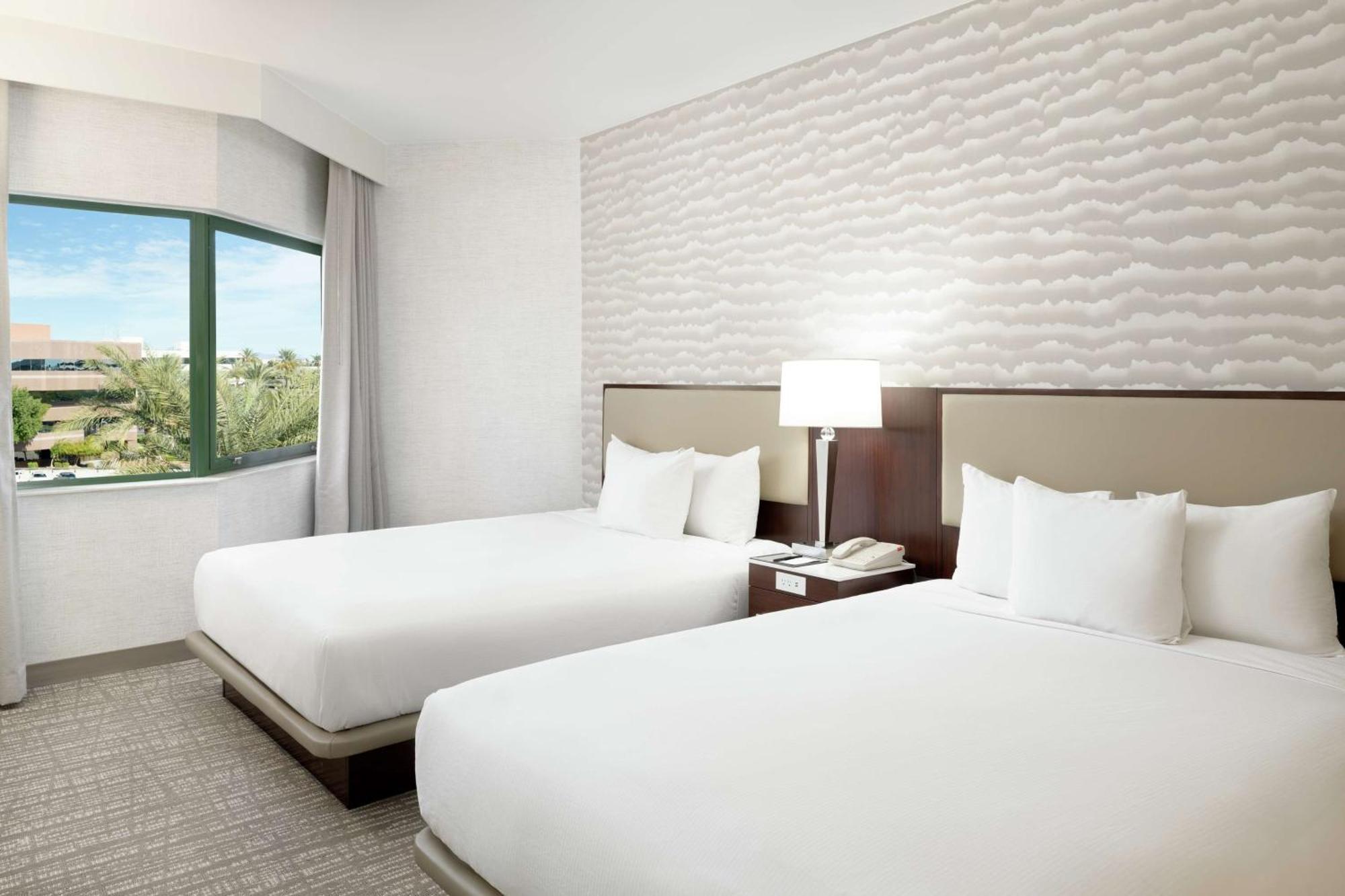 Doubletree Suites By Hilton Phoenix Dış mekan fotoğraf